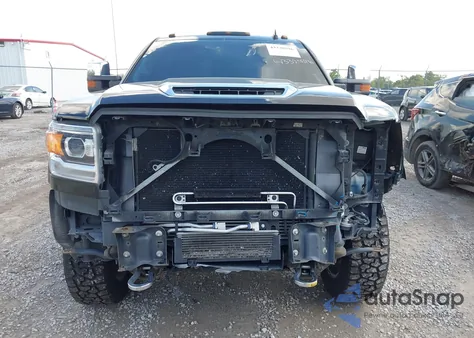 2017 GMC Sierra 2500Hd Denali from USA, damaged, VIN 1GT12UEY8HF102322